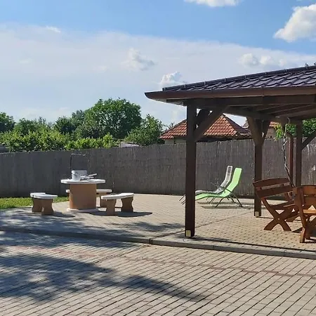 Apartment Feszty-feszek Vendeghaz