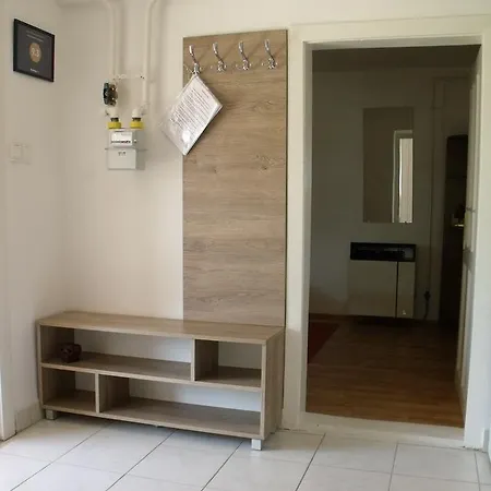 Feszty-feszek Vendeghaz Apartment *