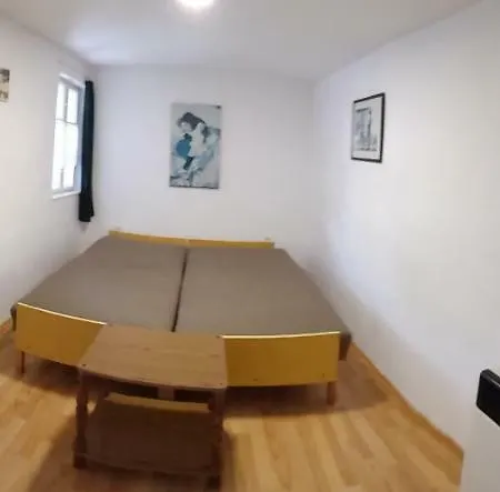 Feszty-feszek Vendeghaz Apartment